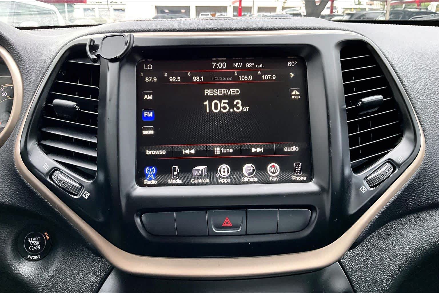 Used 2015 Jeep Cherokee Limited FWD image 31