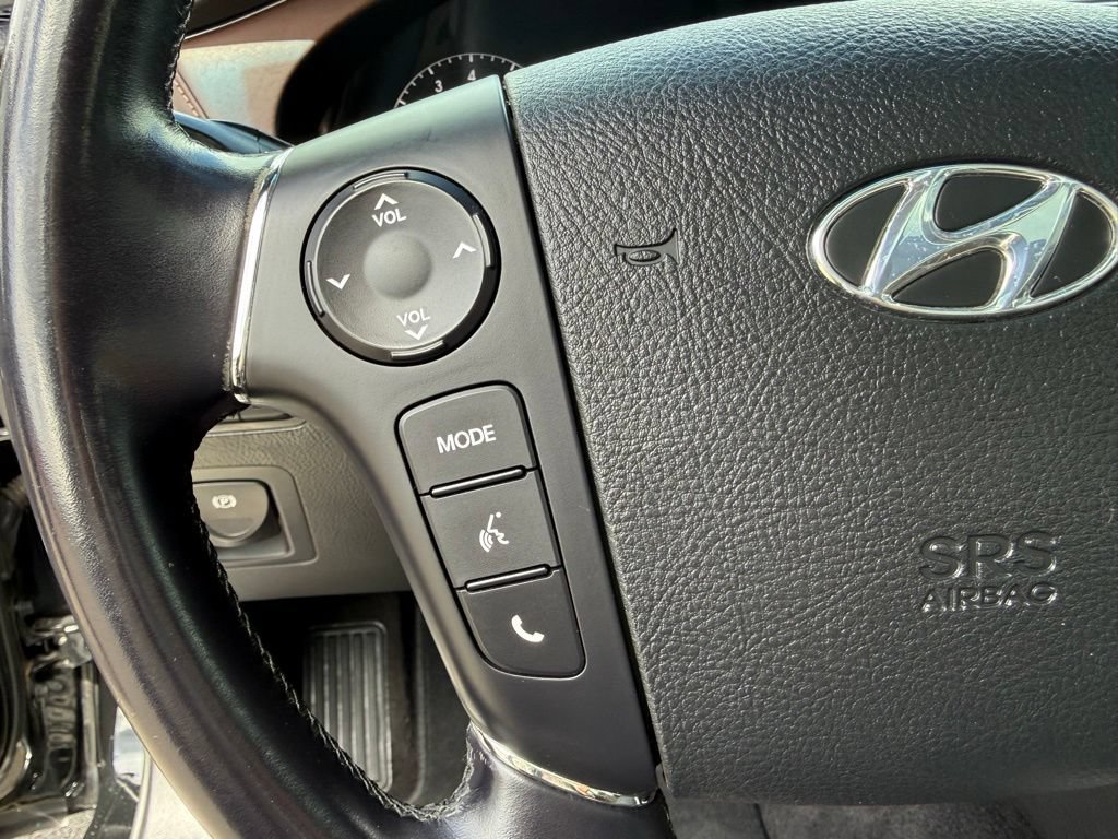 Used 2011 Hyundai Genesis 4.6 RWD image 23