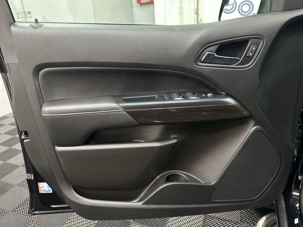 Used 2020 GMC Canyon SLE w/ Elevation Edition image 17