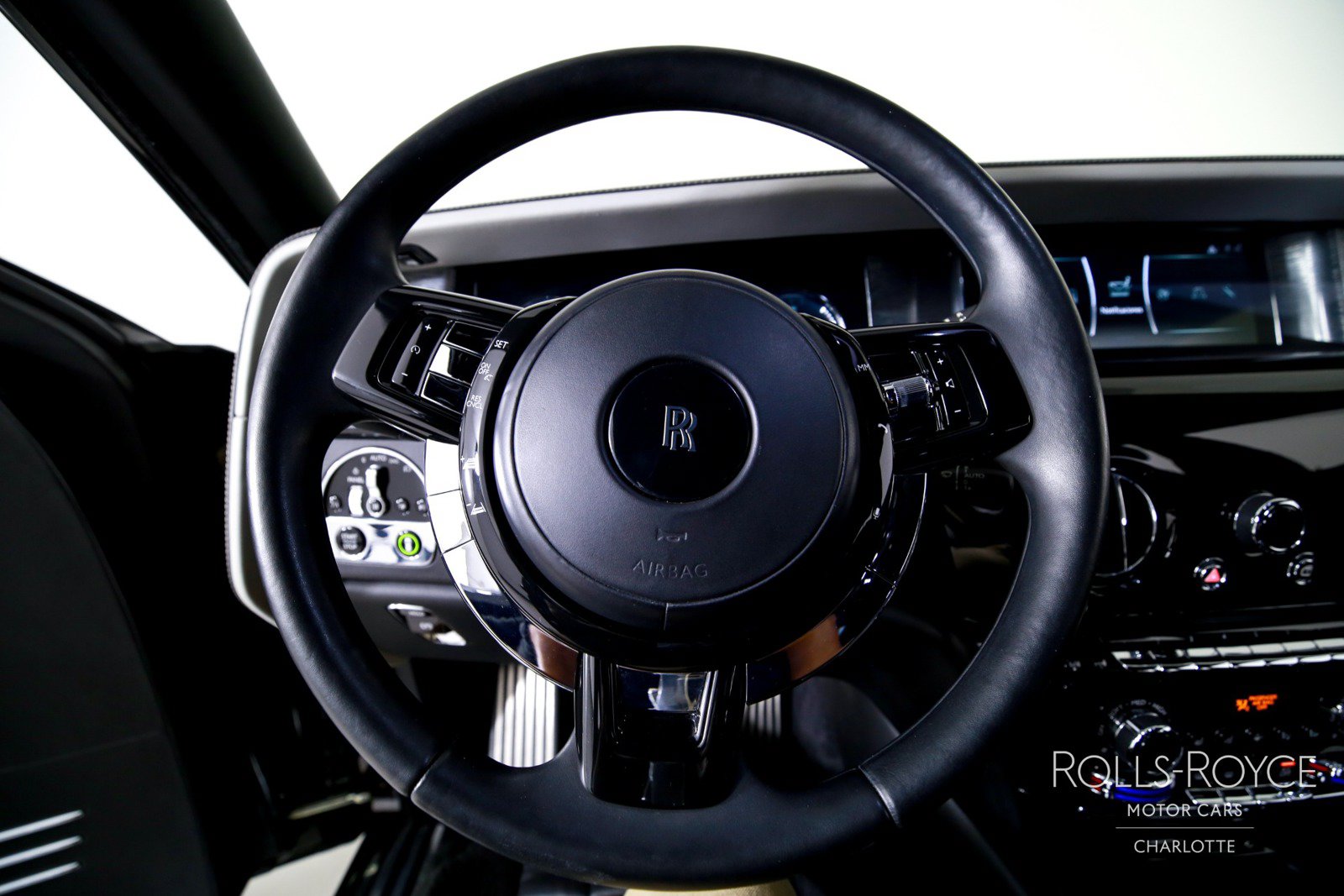 Used 2020 Rolls-Royce Phantom Sedan RWD image 15