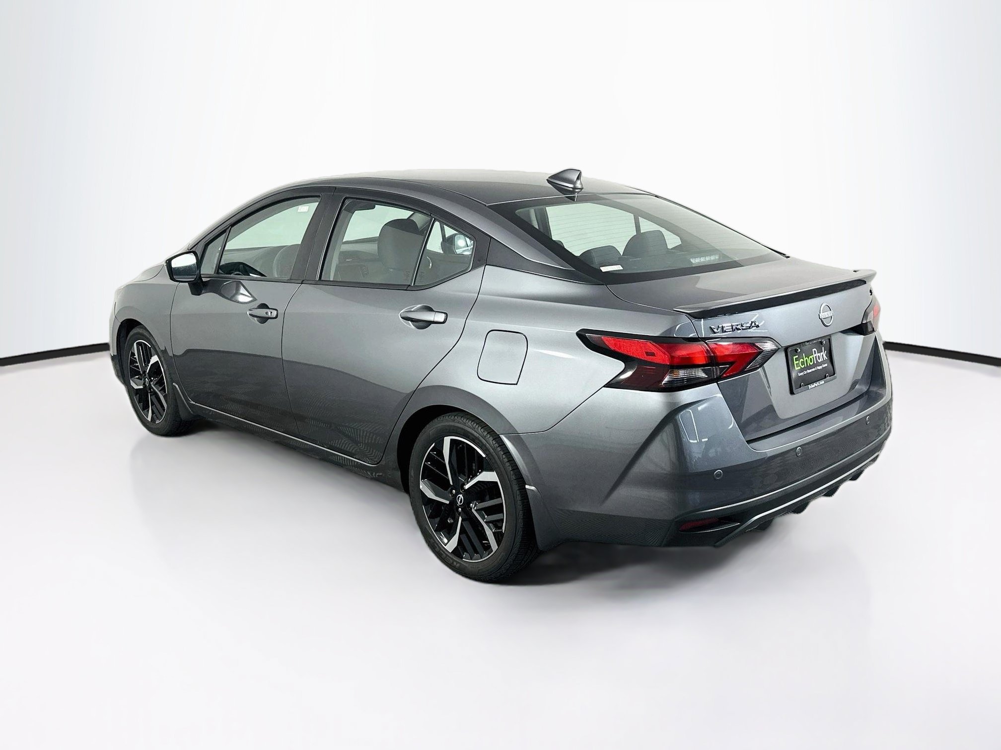 Used 2025 Nissan Versa SR w/ Trunk Package FWD image 5