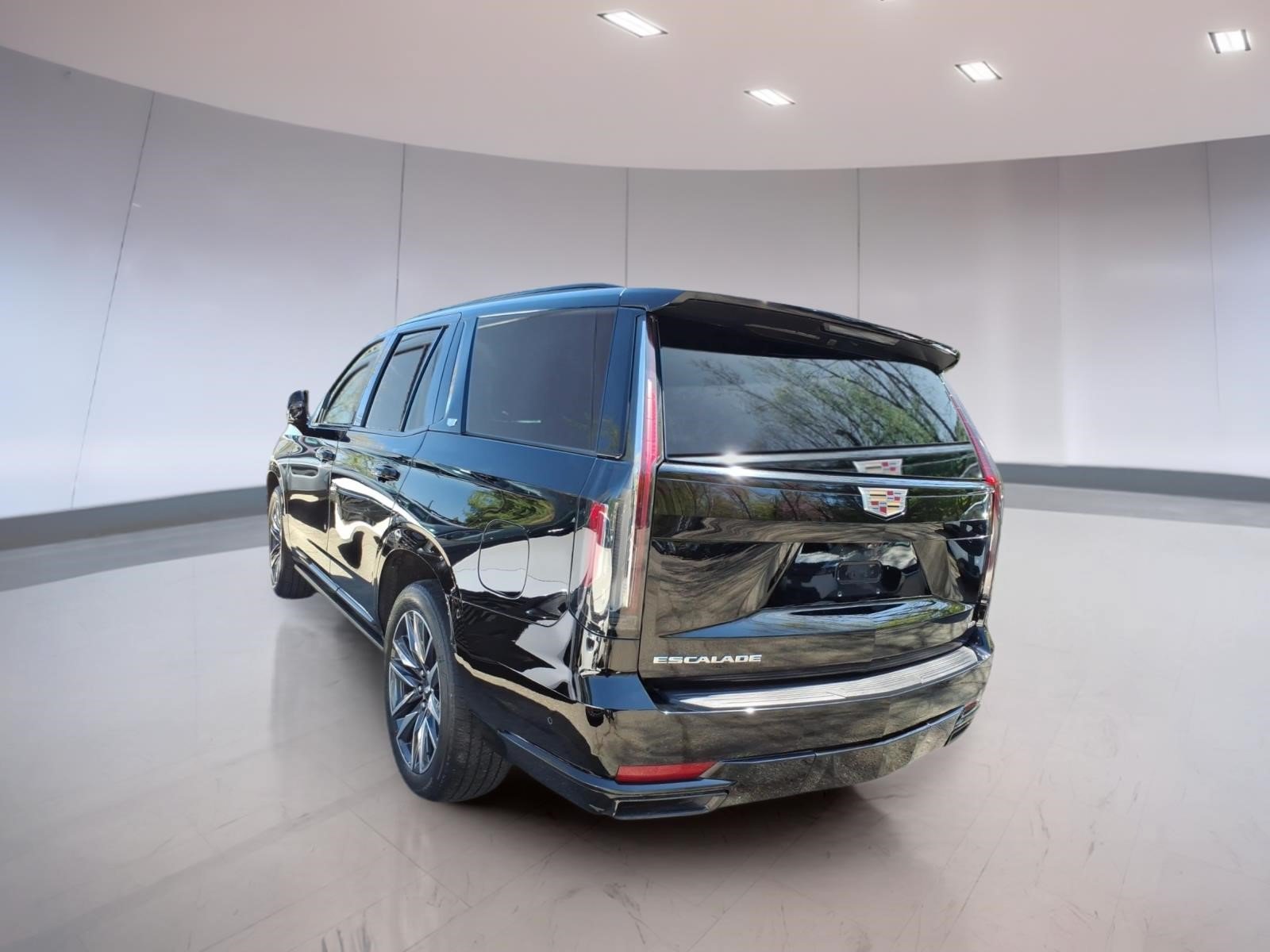 Used 2022 Cadillac Escalade Sport Platinum AWD/4WD image 3