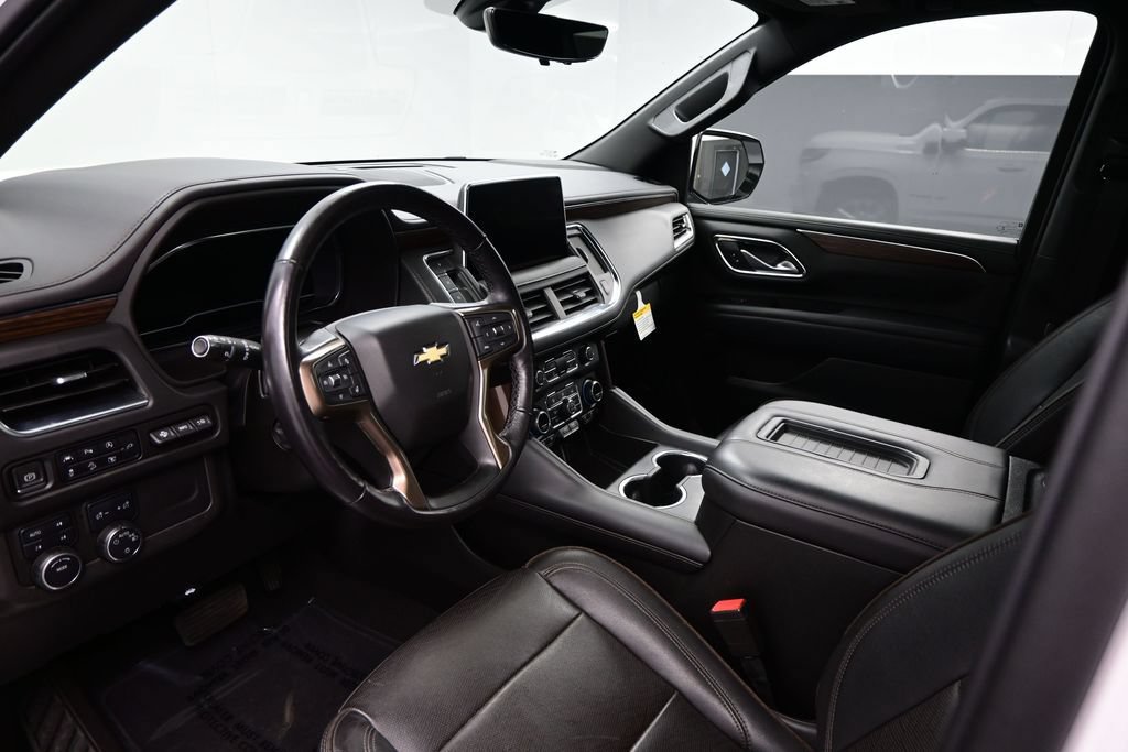 Used 2022 Chevrolet Tahoe High Country w/ Premium Package 2 AWD/4WD image 8