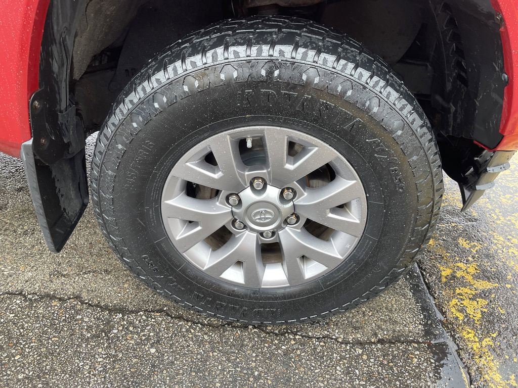 Used 2016 Toyota Tacoma SR5 w/ SR5 Appearance Package (SN) AWD/4WD image 11