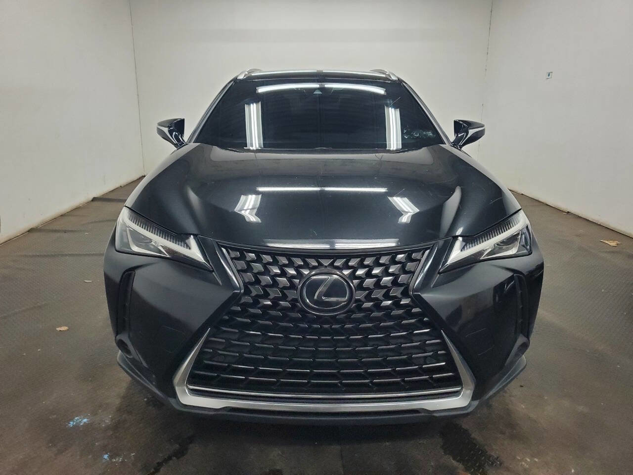 Used 2019 Lexus UX 200 w/ Premium Package image 2