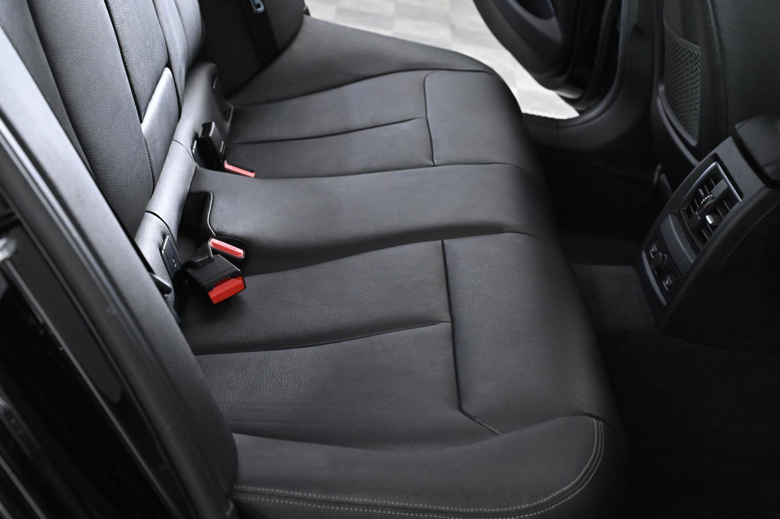 Used 2017 BMW 330i xDrive 330i xDrive image 23