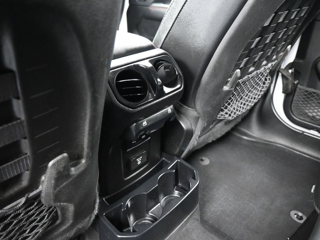 Used 2018 Jeep Wrangler Unlimited Rubicon image 35