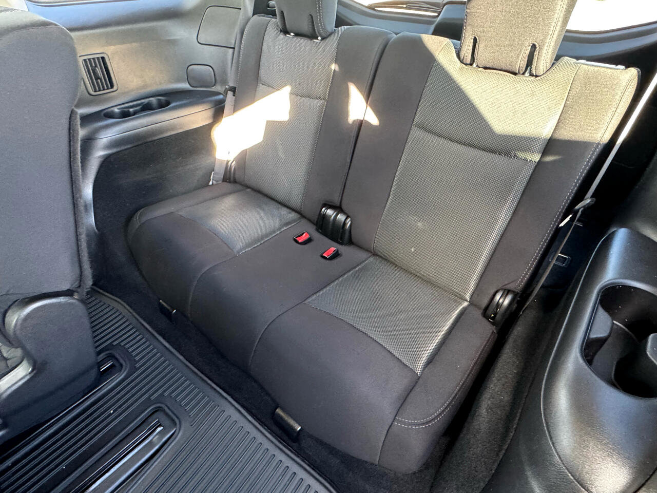 Used 2019 Nissan Pathfinder S image 13