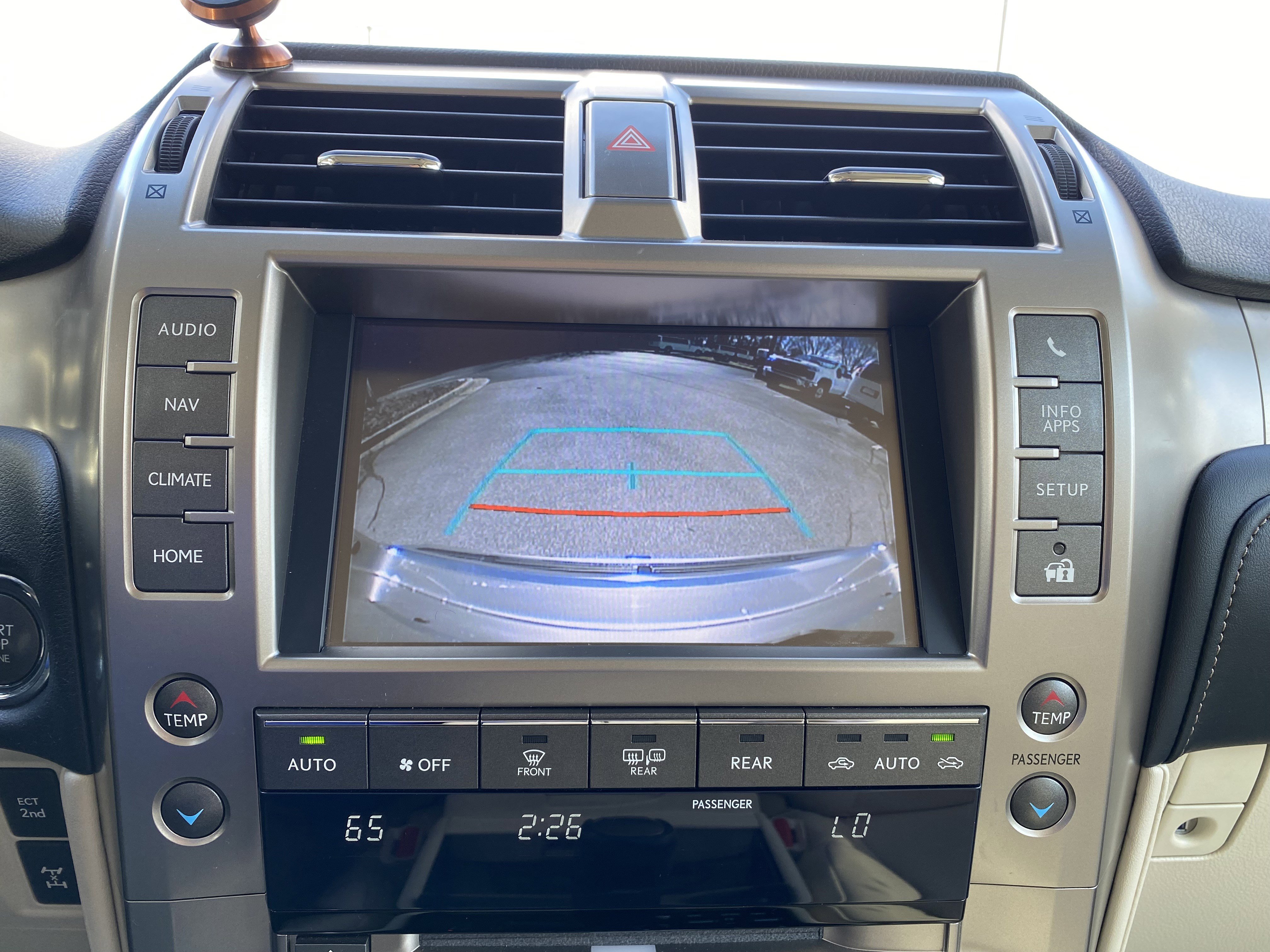 Used 2020 Lexus GX 460 Premium w/ Premium Package image 28