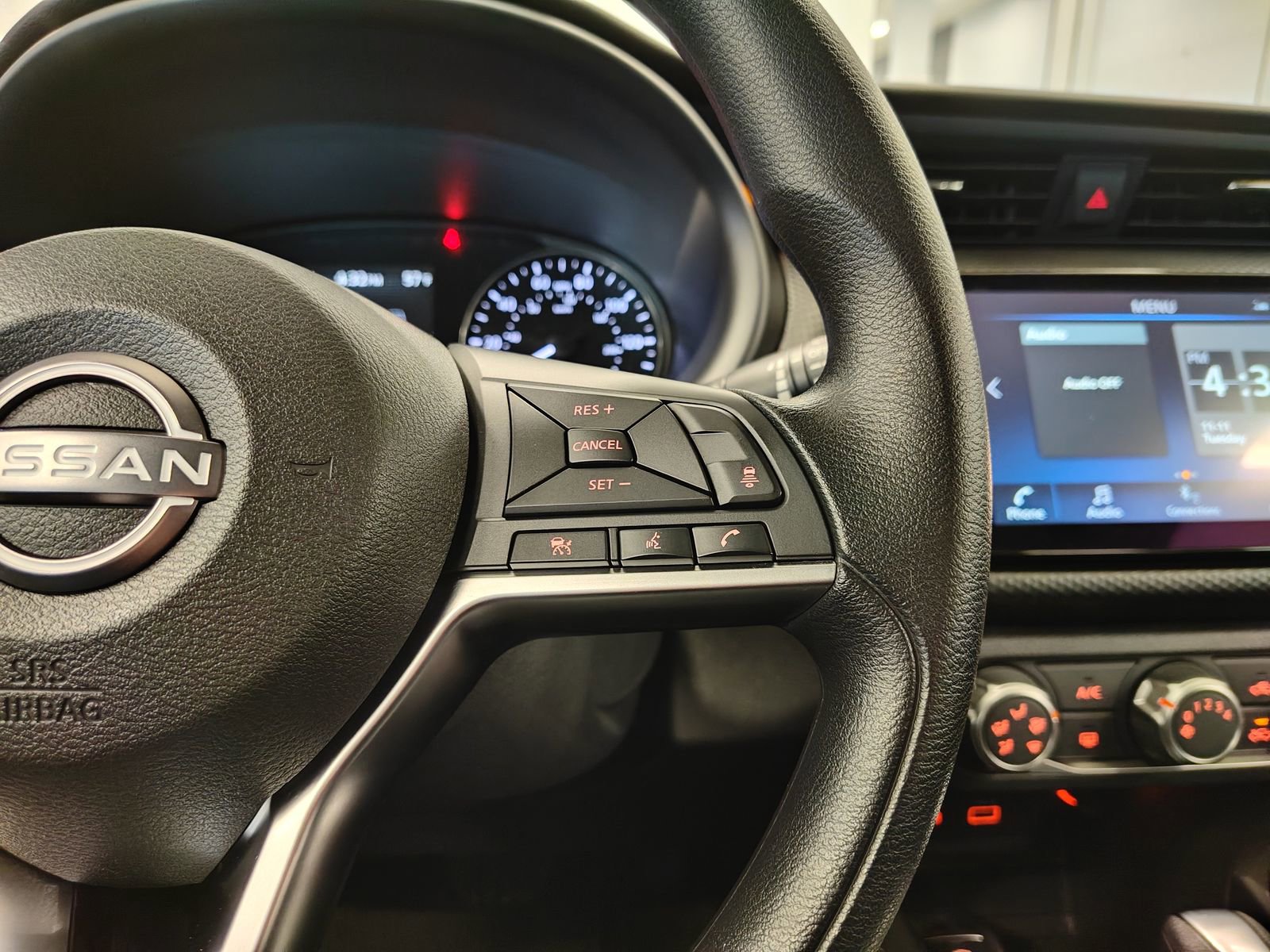 Used 2024 Nissan Kicks SV image 18