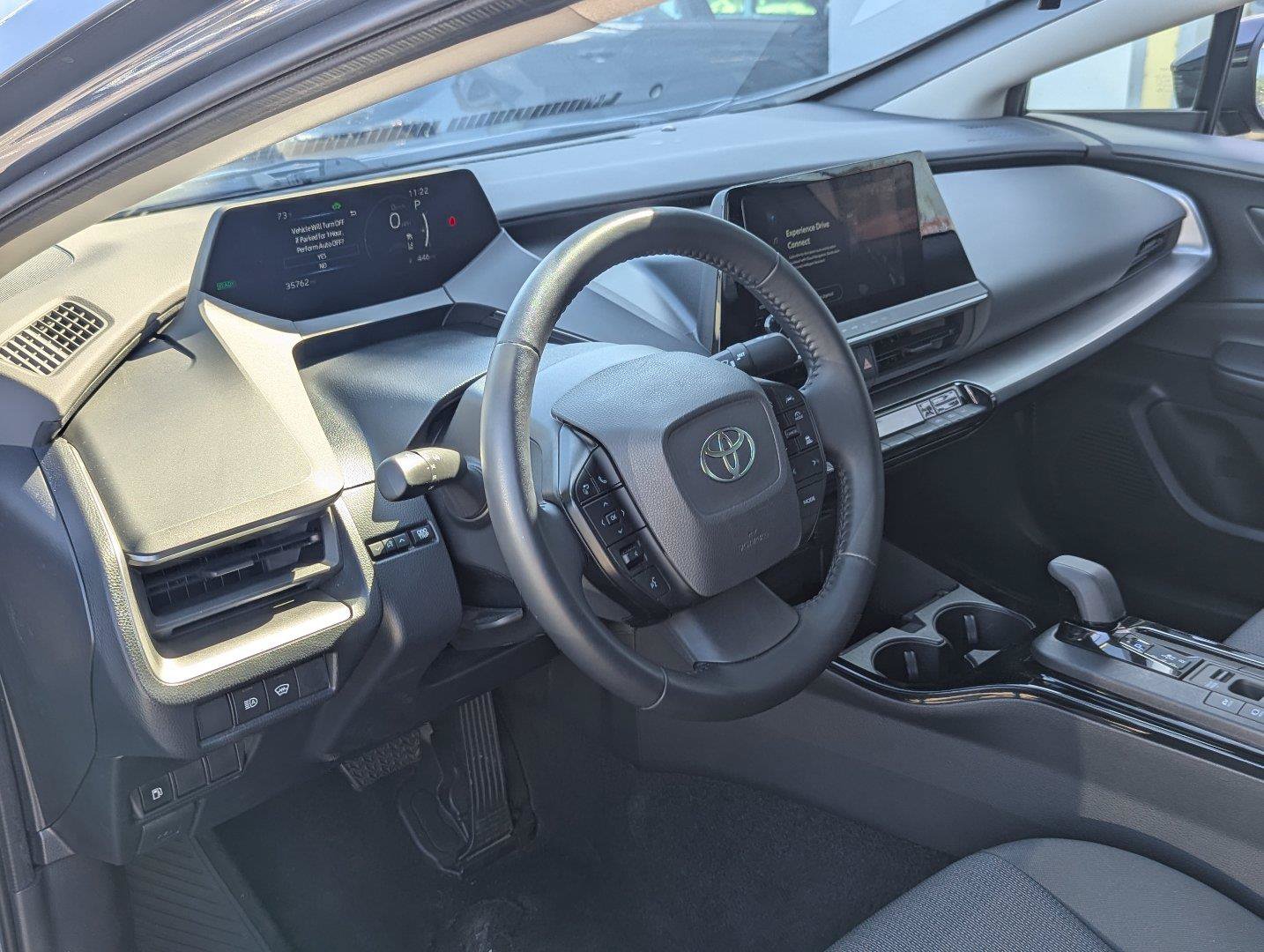 Used 2025 Toyota Prius LE FWD image 12