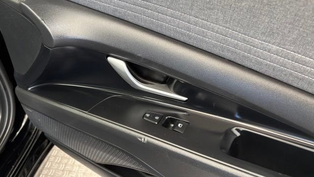 Used 2025 Hyundai Elantra Limited FWD image 22