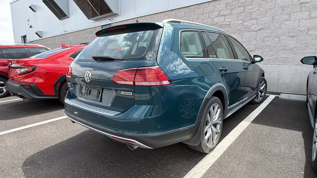 Used 2019 Volkswagen Golf Alltrack SE AWD/4WD image 2