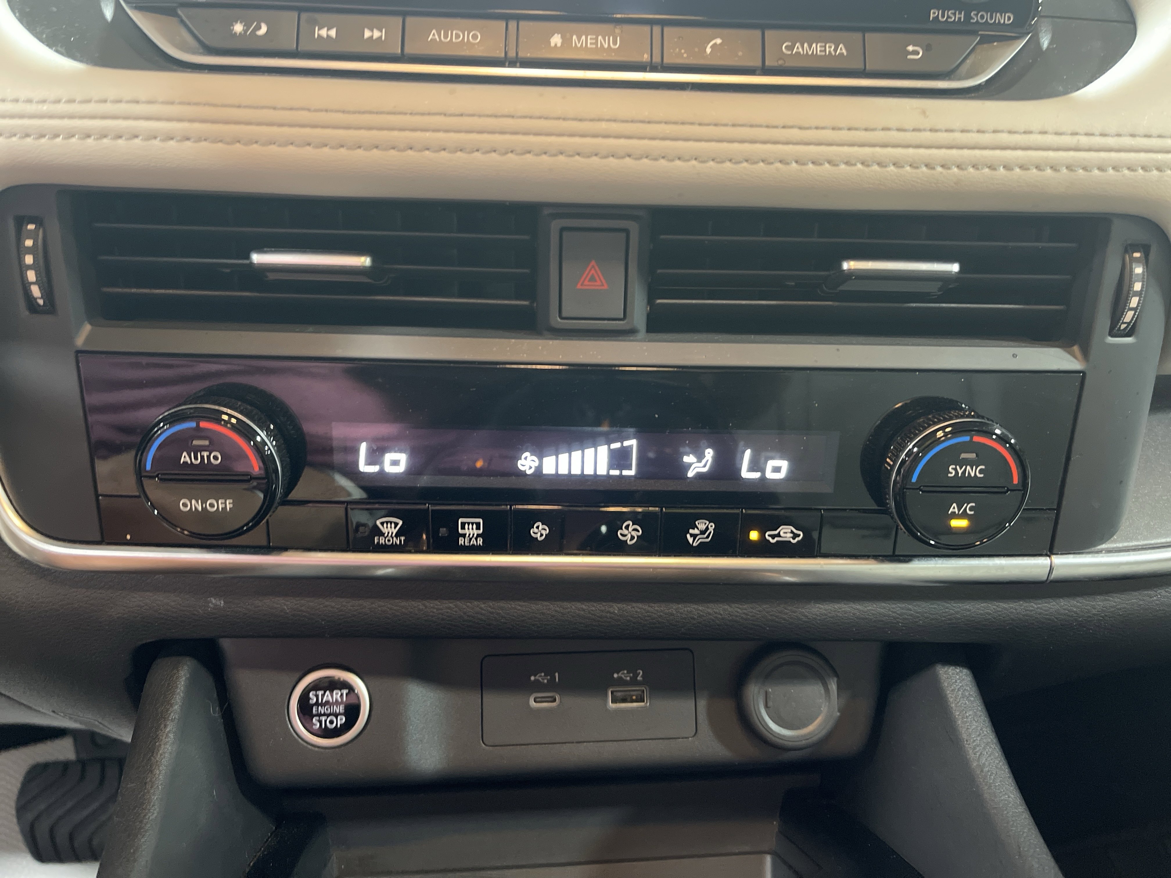 Used 2023 Nissan Rogue SV image 24