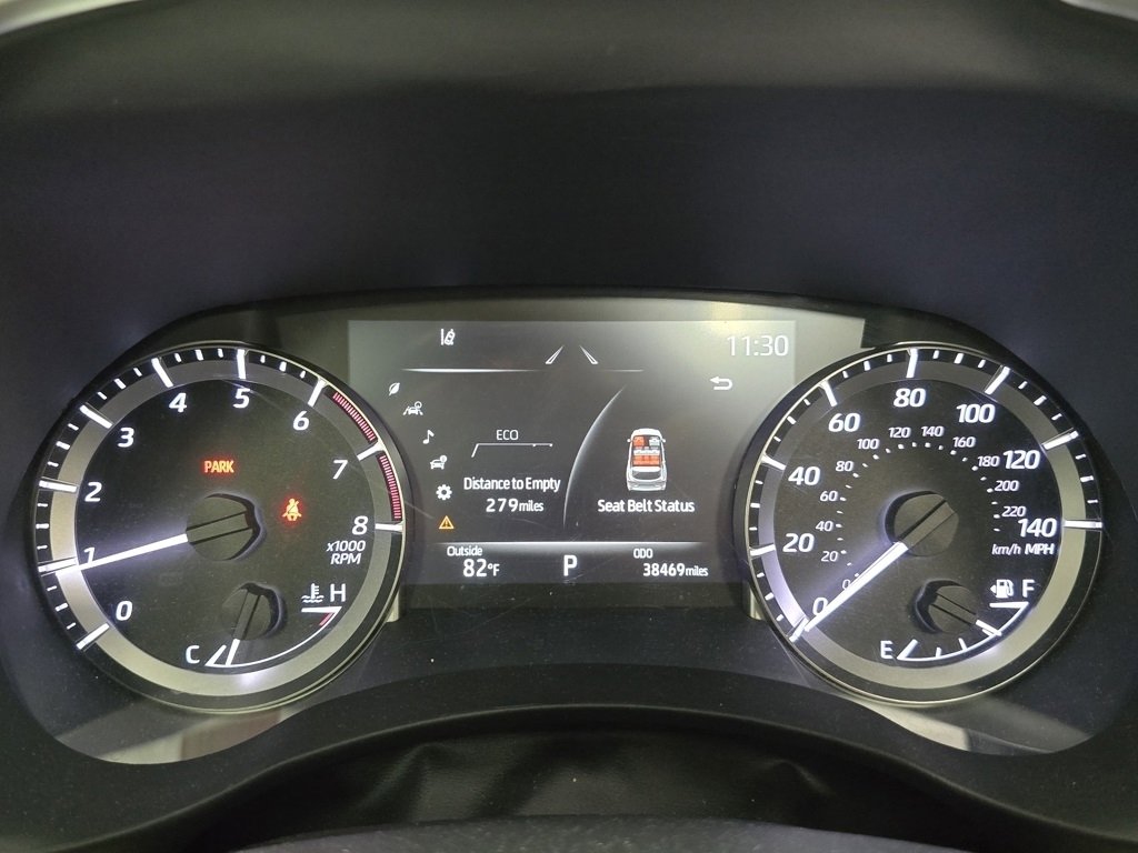 Certified 2023 Toyota Highlander XLE image 28