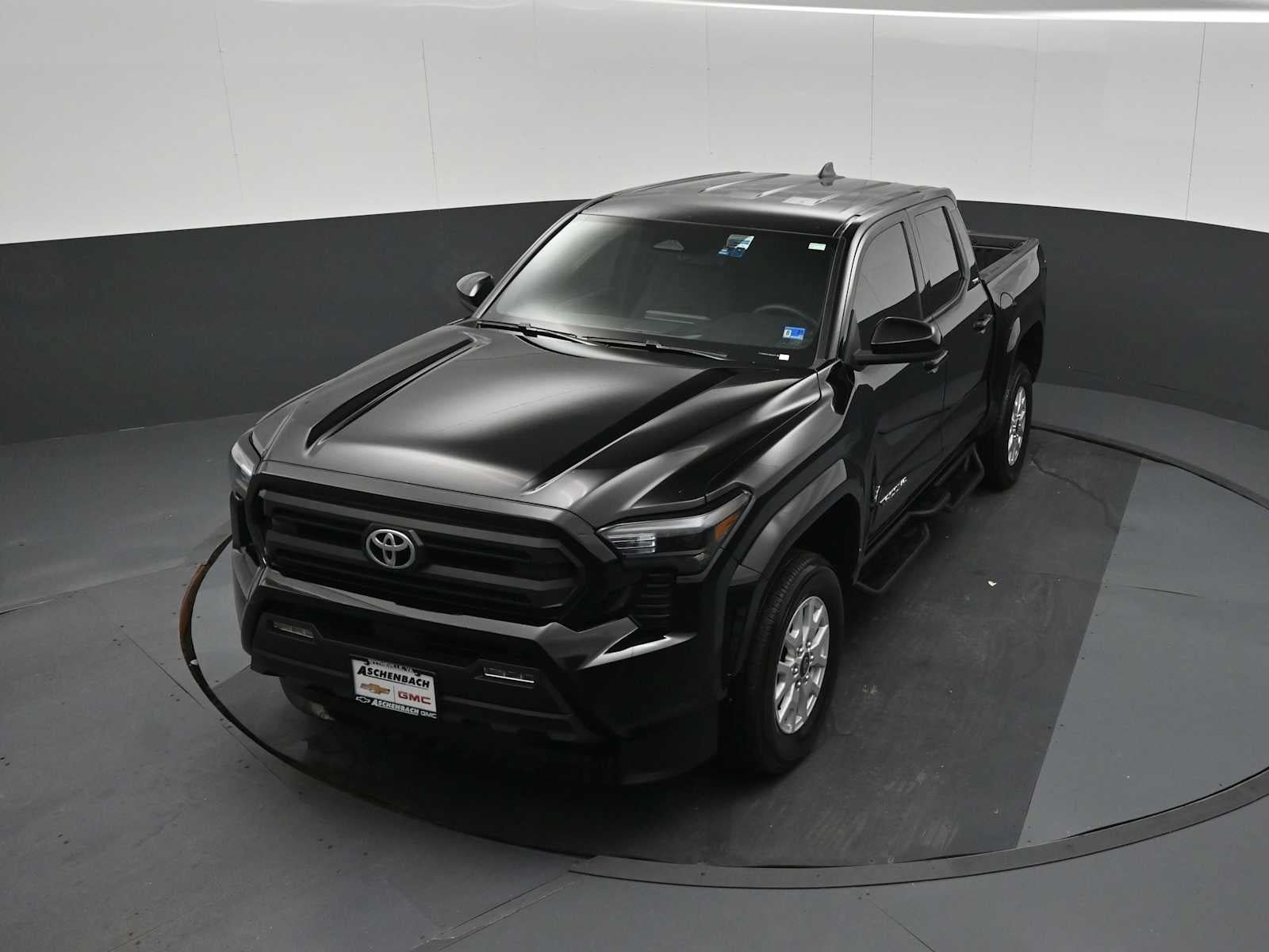 Used 2025 Toyota Tacoma SR5 RWD image 12