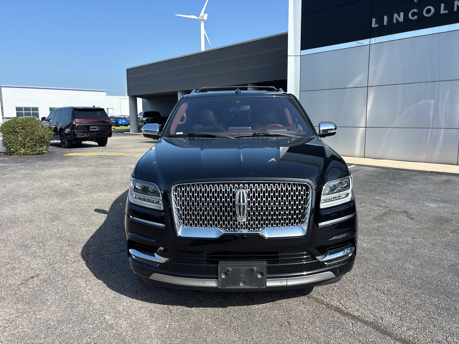 Used 2018 Lincoln Navigator Black Label w/ Cargo Package AWD/4WD image 2