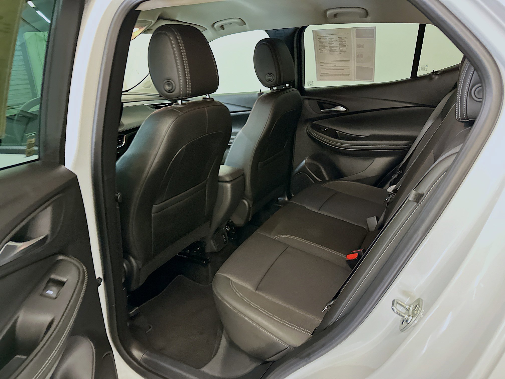 Used 2025 Buick Encore GX Preferred image 28