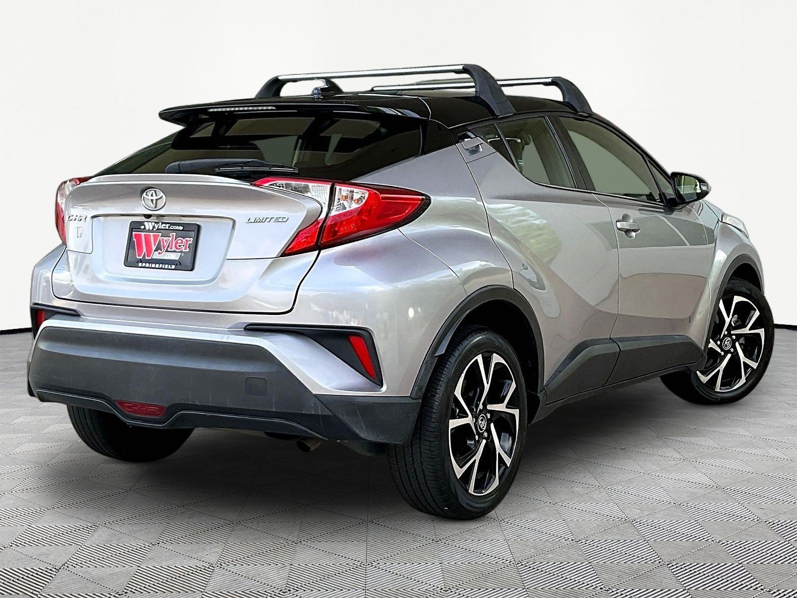 Used 2019 Toyota C-HR Limited FWD image 6