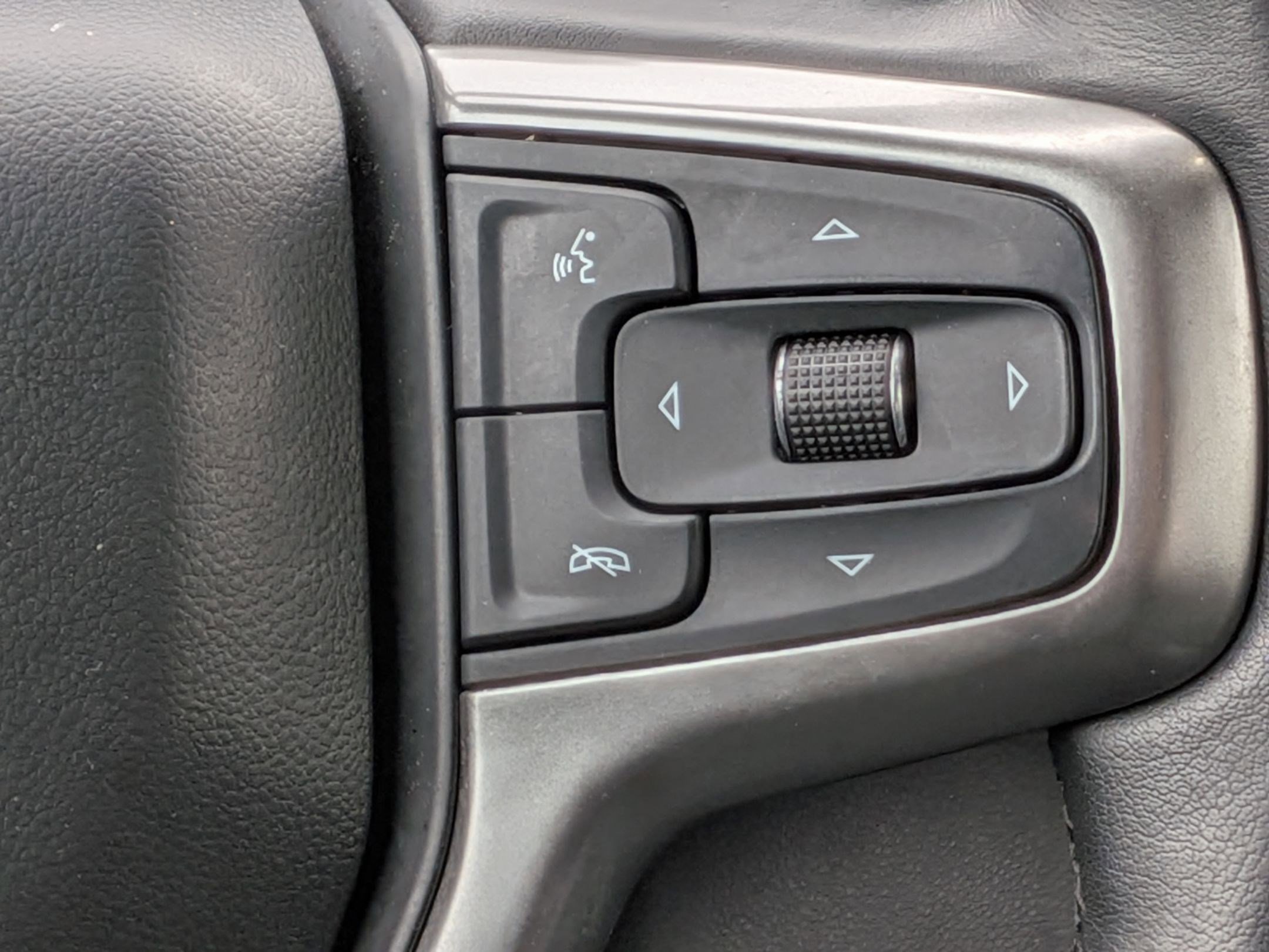 Used 2020 Chevrolet Silverado 1500 LT w/ All-Star Edition AWD/4WD image 18