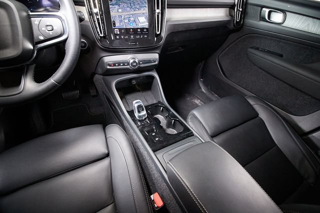 Certified 2026 Volvo XC40 B5 Plus AWD/4WD image 10