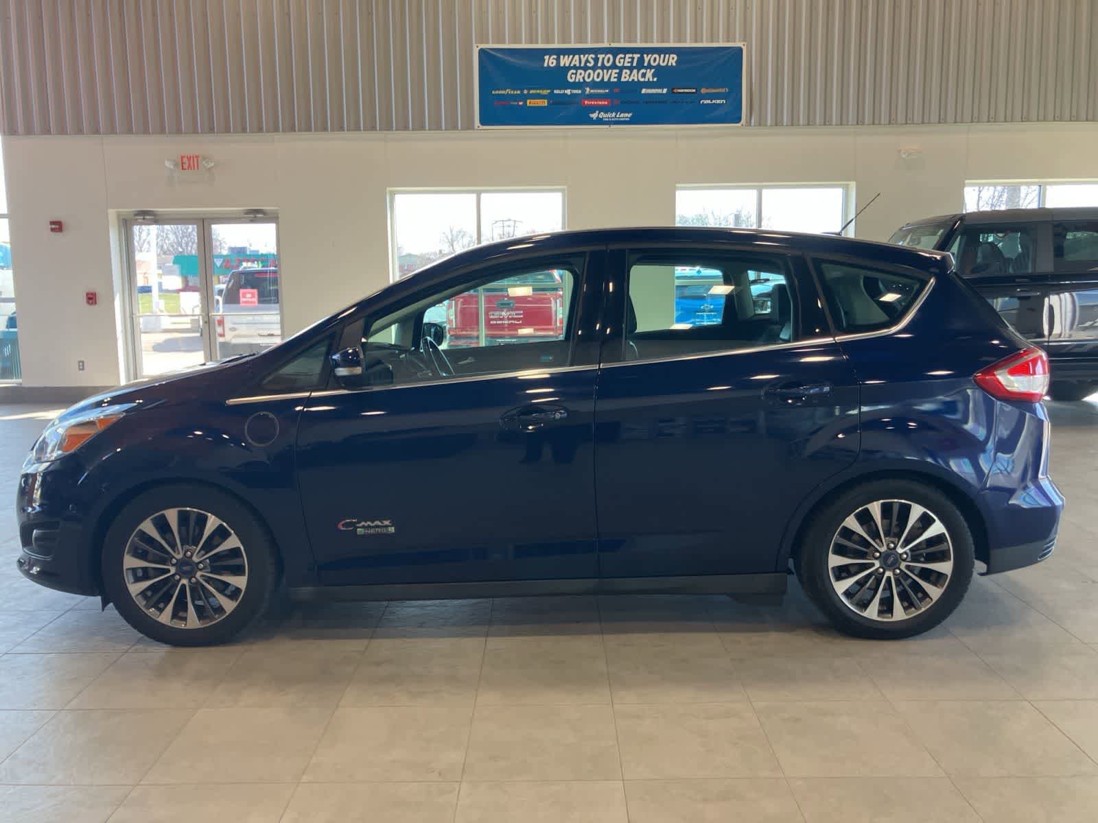 Used 2017 Ford C-MAX Energi Titanium w/ Equipment Group 501A image 8