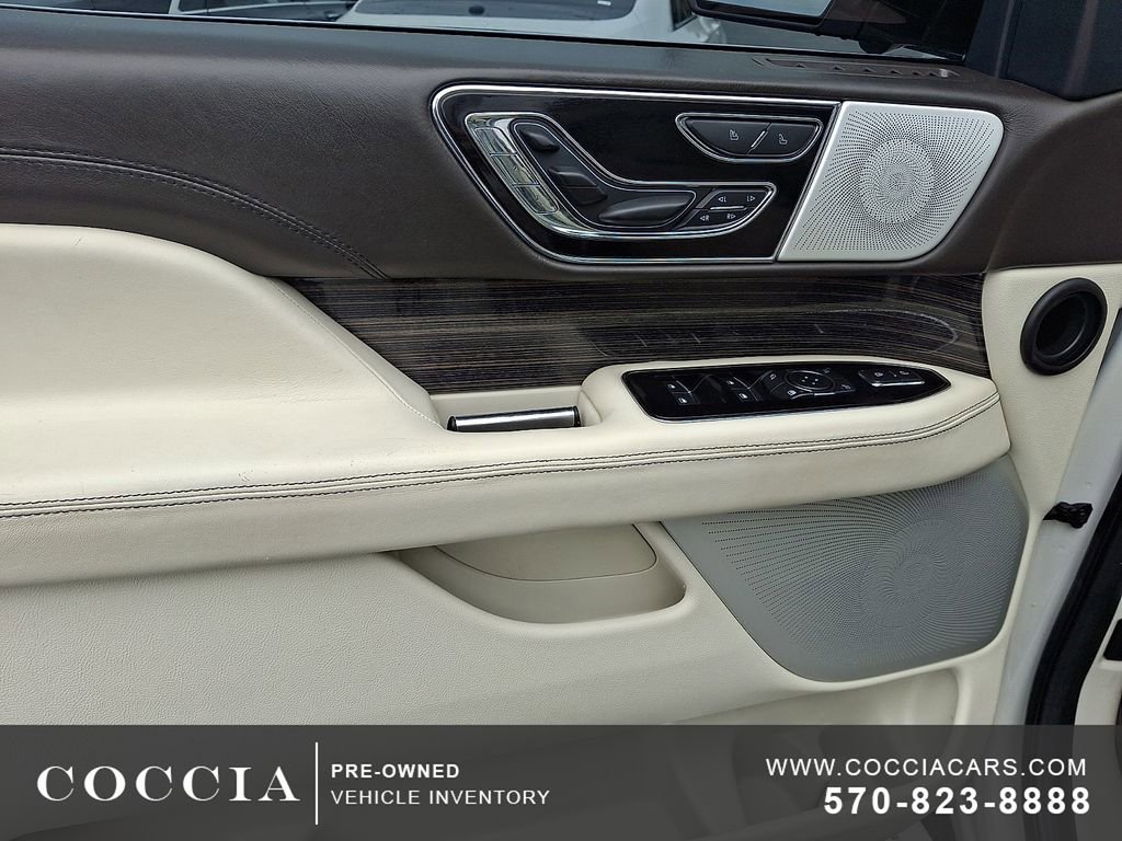 Used 2022 Lincoln Navigator Black Label AWD/4WD image 13