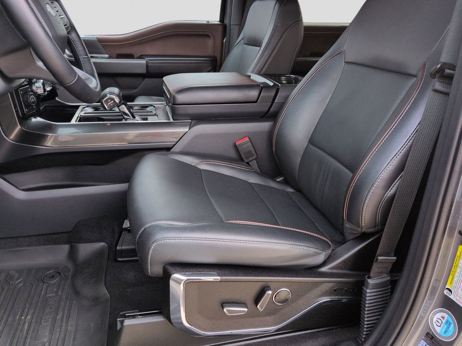 Certified 2023 Ford F150 Lariat w/ Equipment Group 502A High image 19