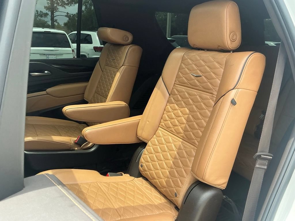 Used 2023 Cadillac Escalade Premium Luxury w/ Performance Package AWD/4WD image 42