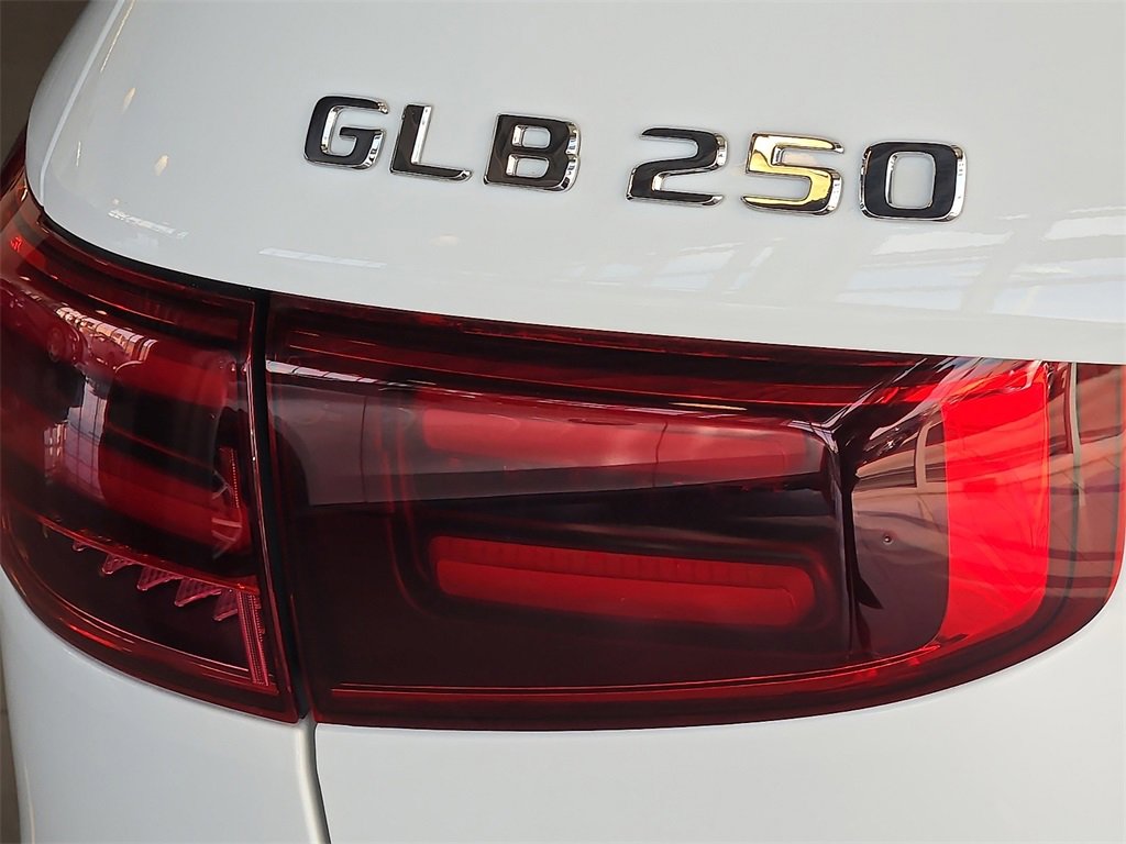 New 2026 Mercedes-Benz GLB 250 image 9
