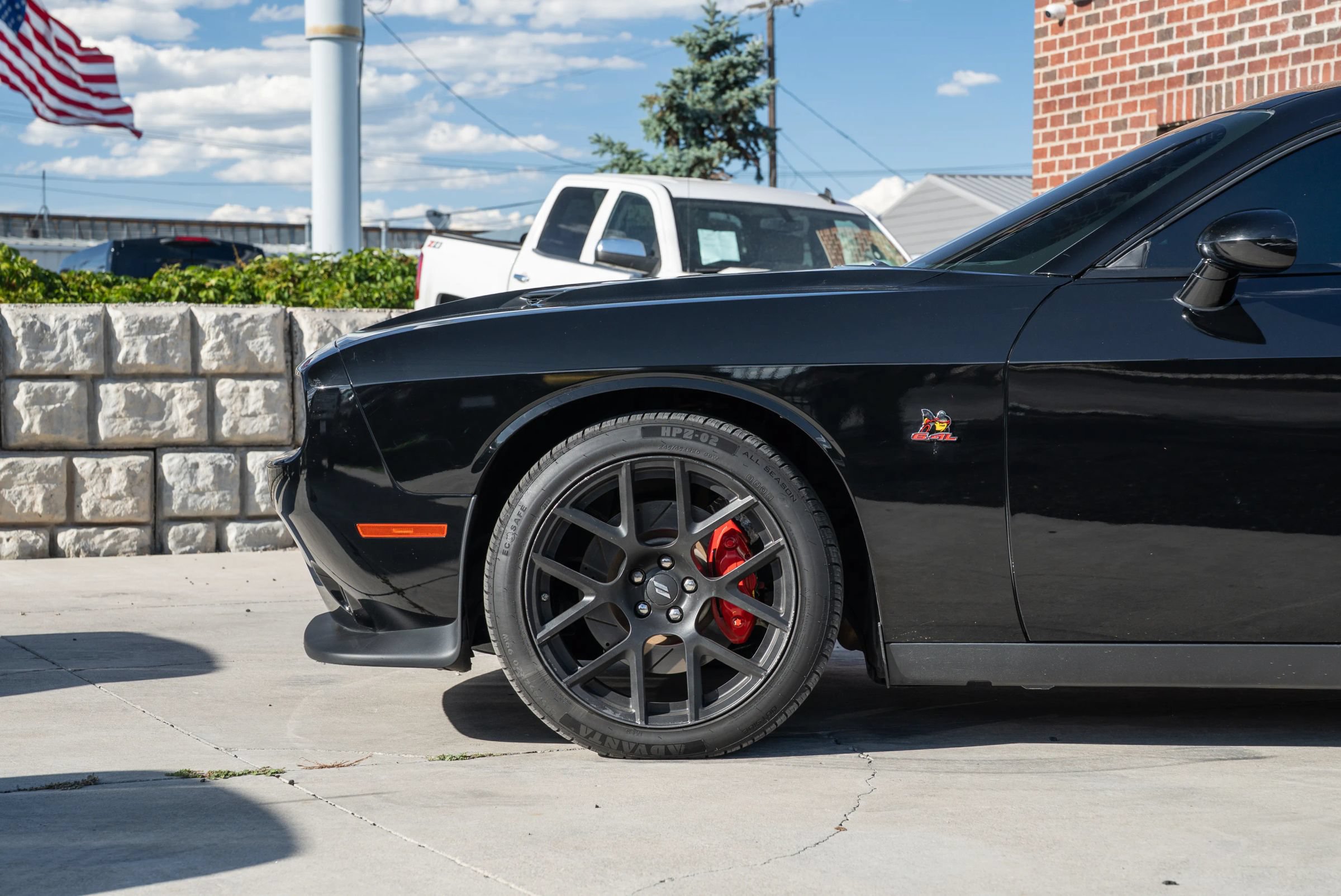 Used 2017 Dodge Challenger R/T Scat Pack w/ Leather Interior Group RWD image 4