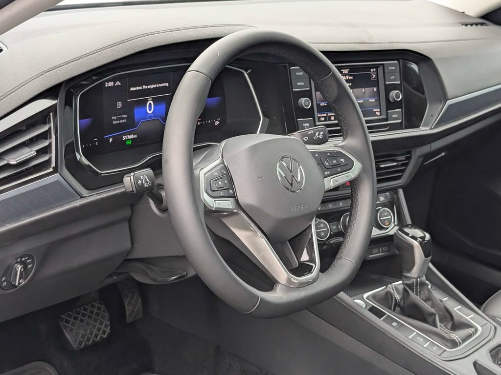 Used 2022 Volkswagen Jetta SE FWD image 14