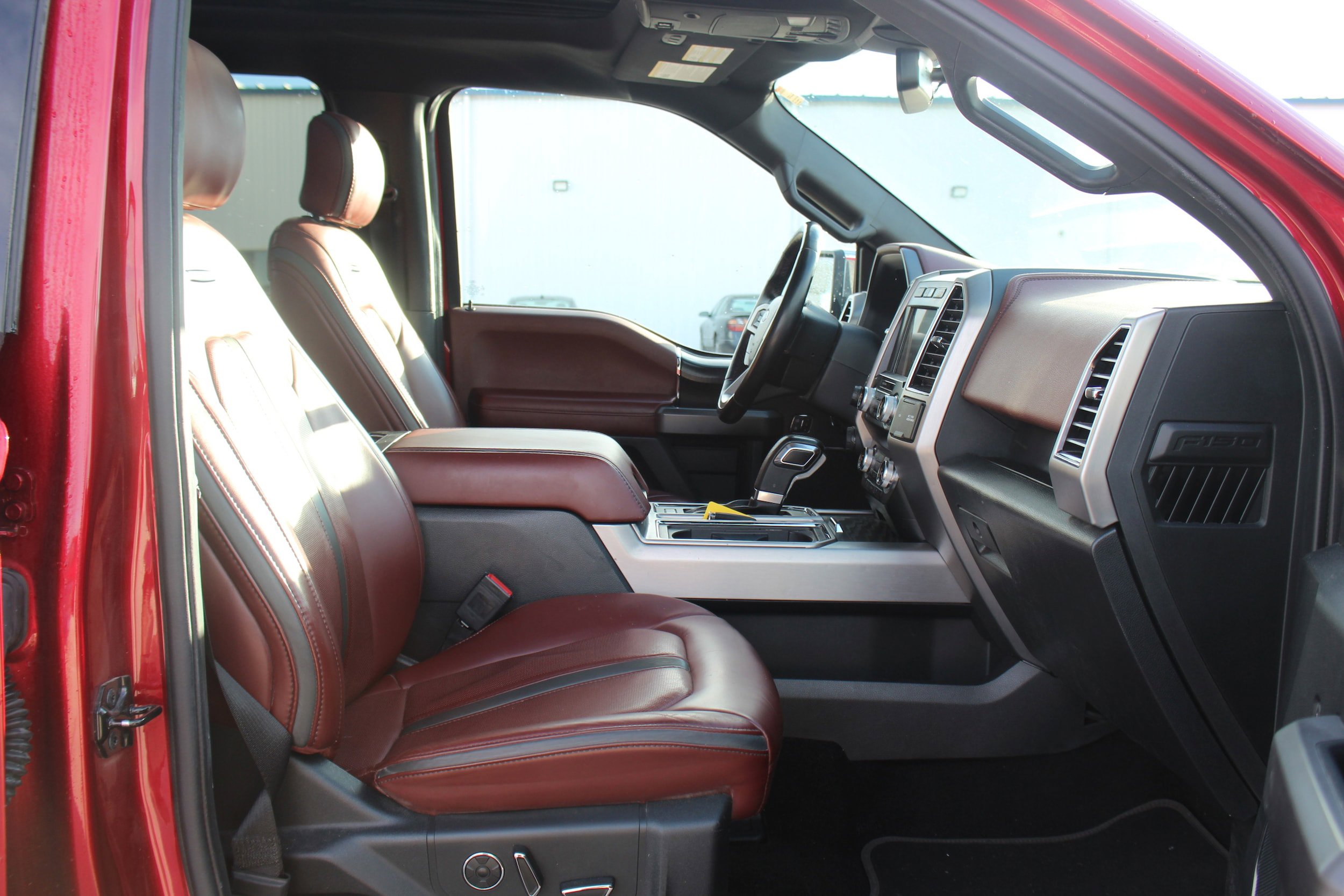 Used 2019 Ford F150 Platinum w/ Equipment Group 701A Luxury AWD/4WD image 25