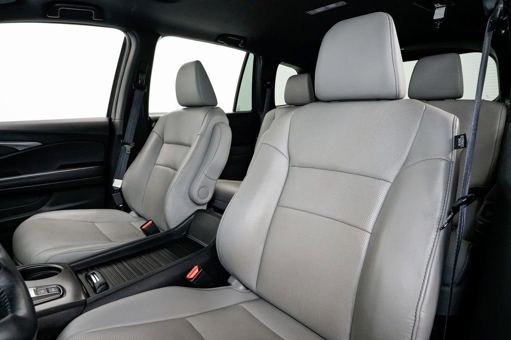 Used 2023 Honda Passport EX-L image 9