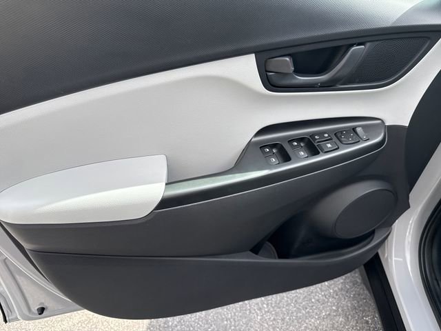 Used 2023 Hyundai Kona SEL w/ Cargo Package AWD/4WD image 9