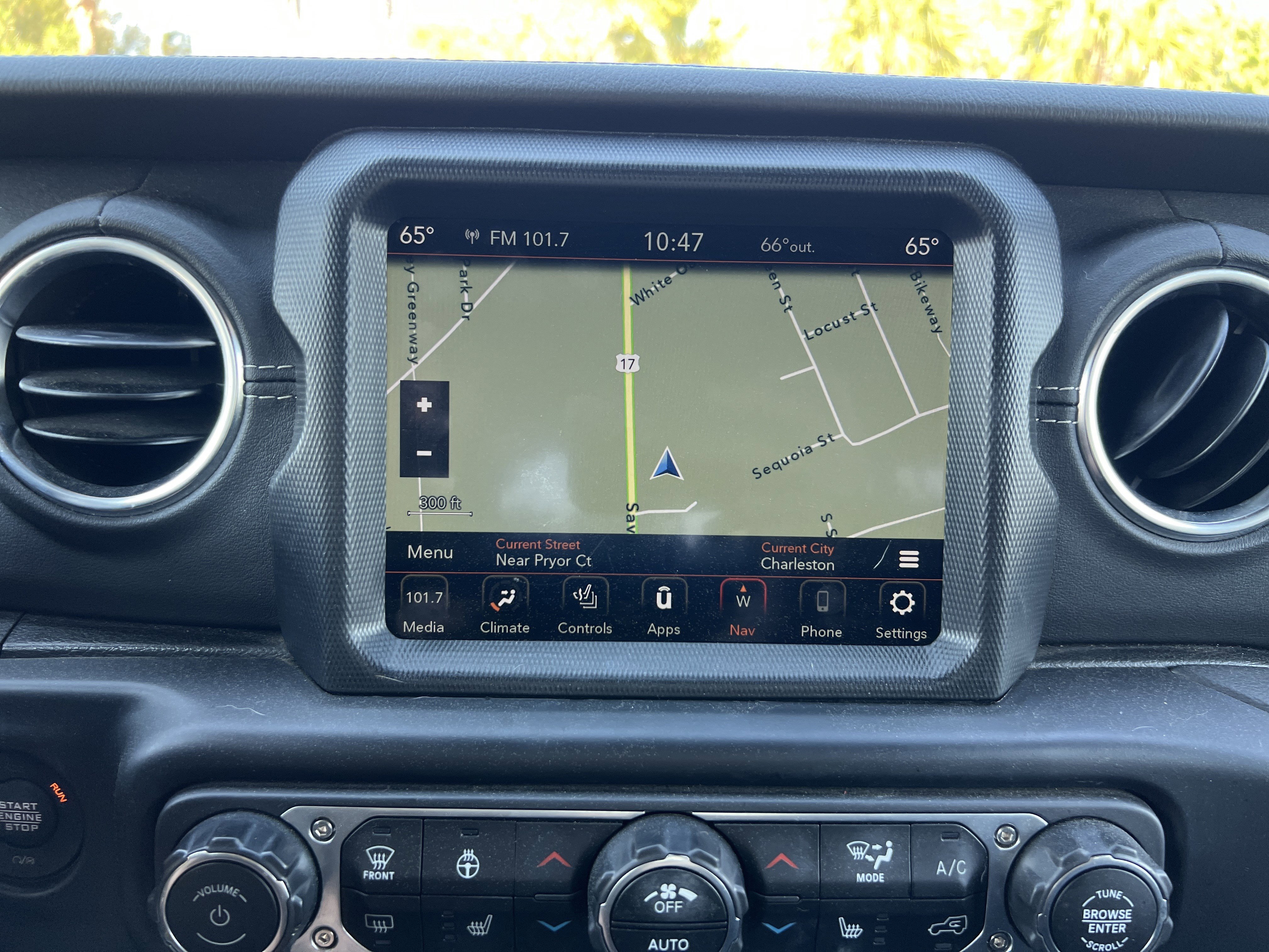 Used 2022 Jeep Wrangler Unlimited Sahara w/ Cold Weather Group image 24