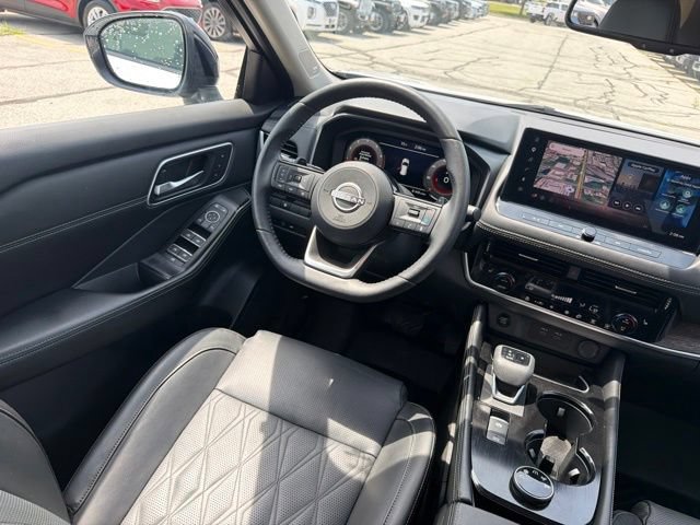 Used 2024 Nissan Rogue Platinum AWD/4WD image 21