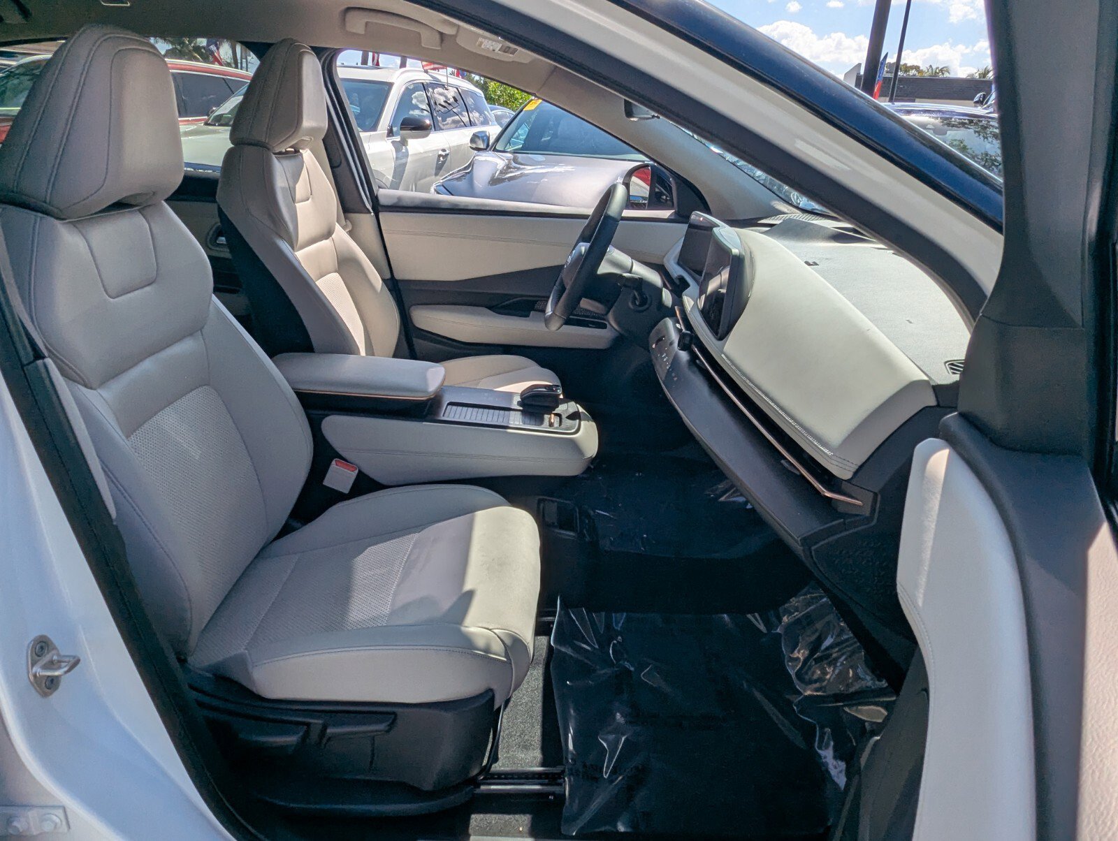 Certified 2025 Nissan Ariya AWD image 21