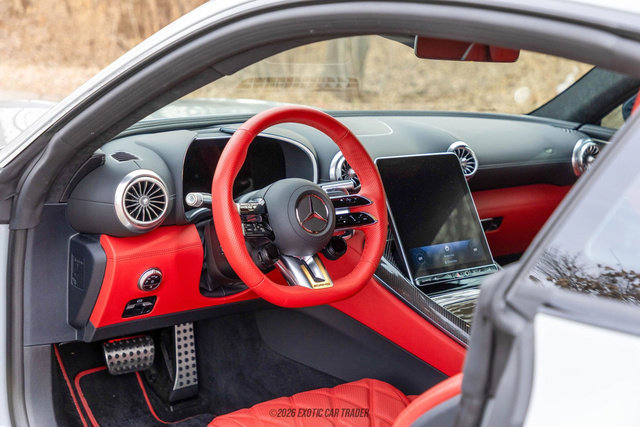 Used 2025 Mercedes-Benz AMG GT 63 image 33