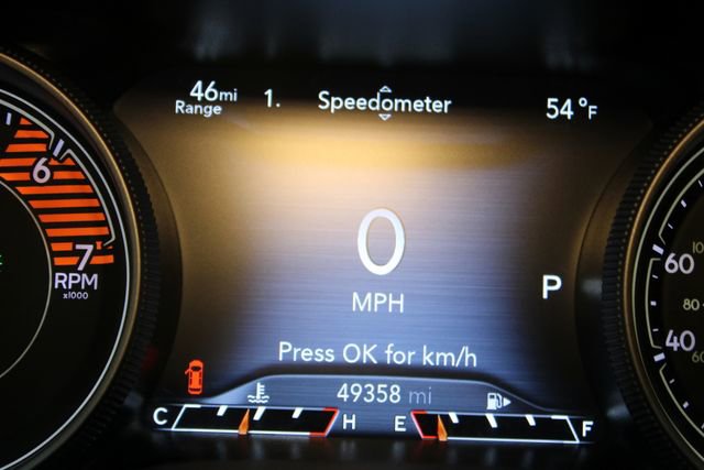 Used 2019 Jeep Cherokee Trailhawk AWD/4WD image 23