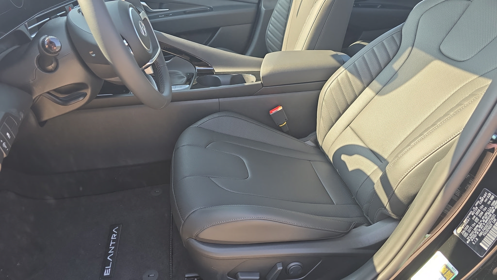 New 2026 Hyundai Elantra Limited FWD image 14