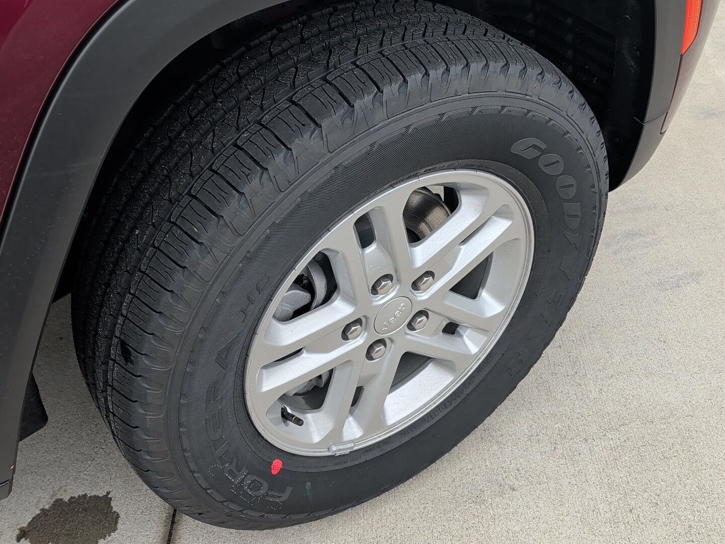 New 2025 Jeep Grand Cherokee Laredo image 6