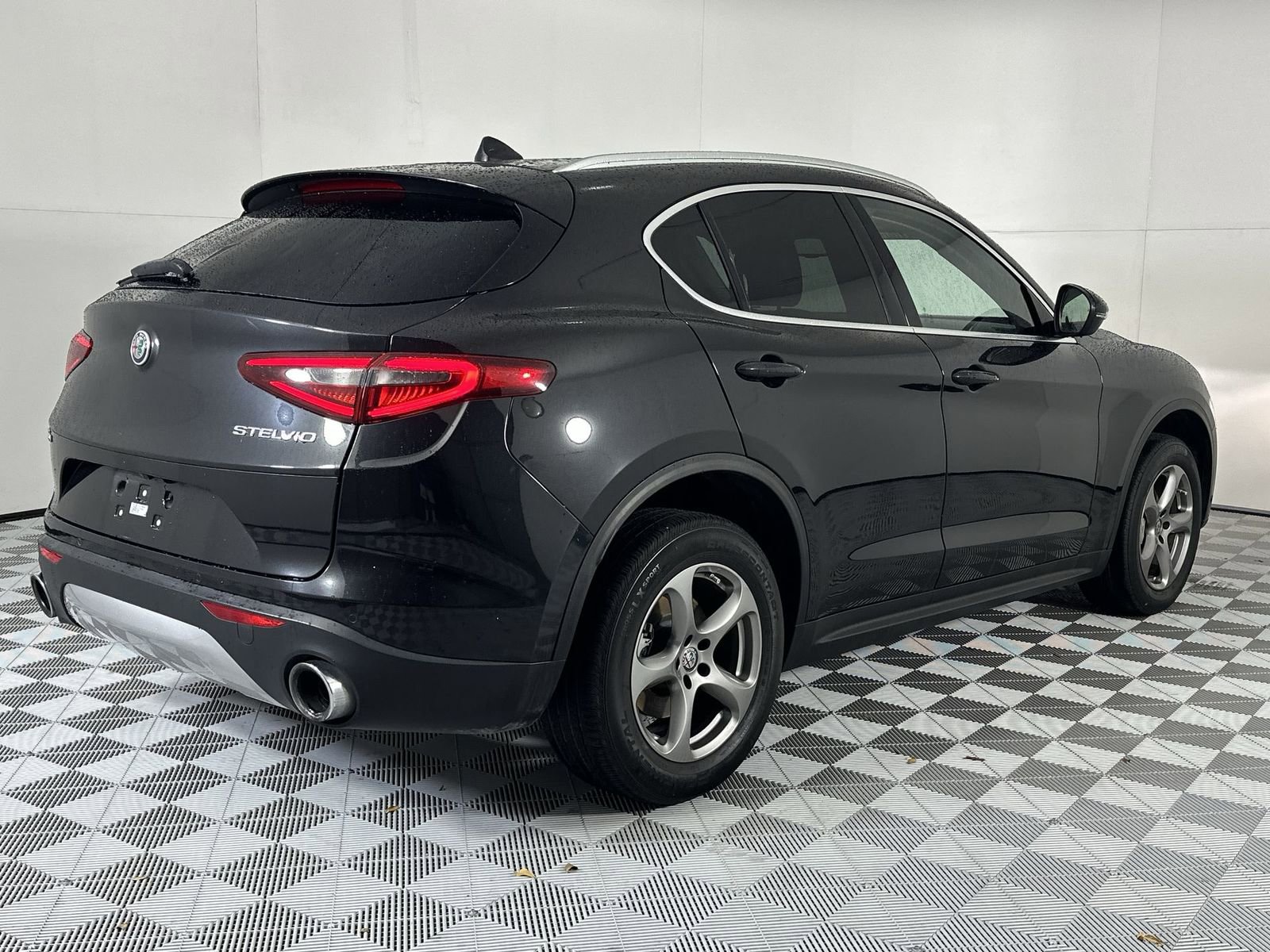 Used 2021 Alfa Romeo Stelvio Sprint w/ Active Assist 1 Package RWD image 8