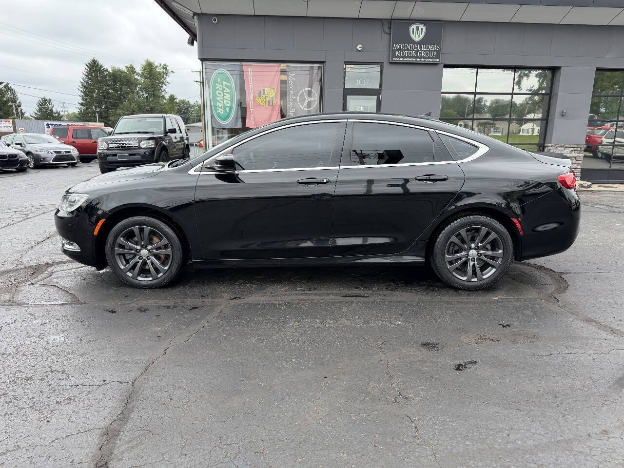 Used 2016 Chrysler 200 Limited FWD image 3