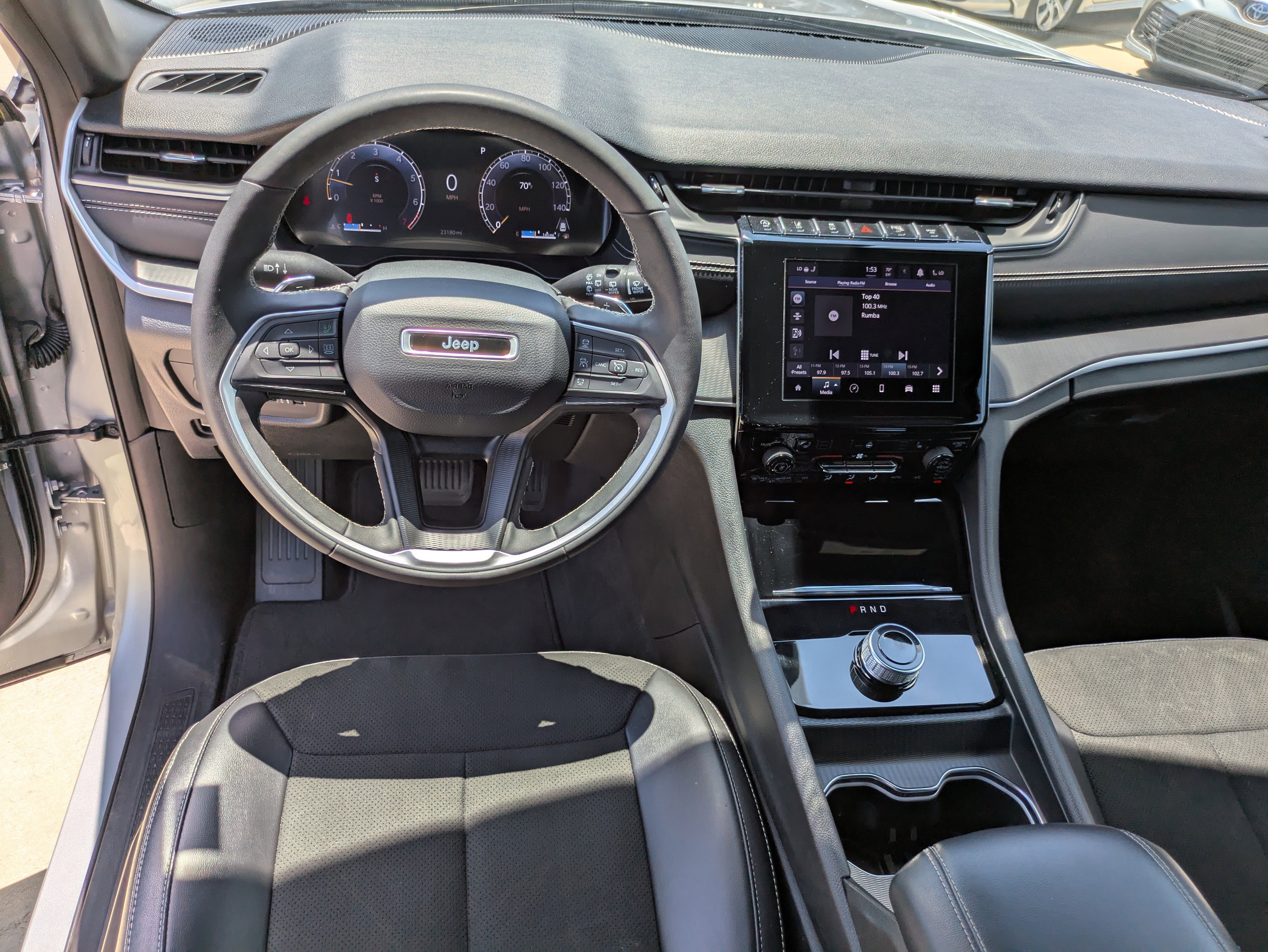 Used 2024 Jeep Grand Cherokee Altitude image 12