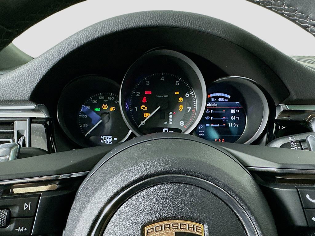 Used 2025 Porsche Macan image 13