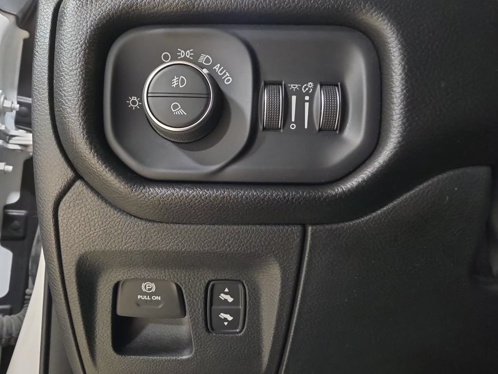 Used 2022 RAM 1500 Laramie w/ Sport Appearance Package AWD/4WD image 21