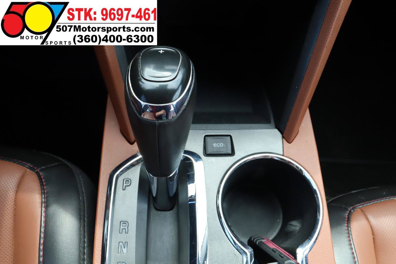 Used 2017 Chevrolet Equinox Premier w/ Enhanced Convenience Package AWD/4WD image 19