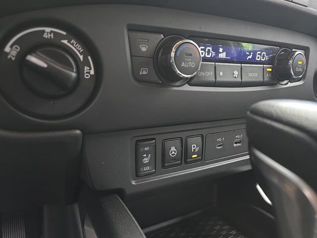Used 2024 Nissan Frontier SV w/ Hardbody Edition AWD/4WD image 29