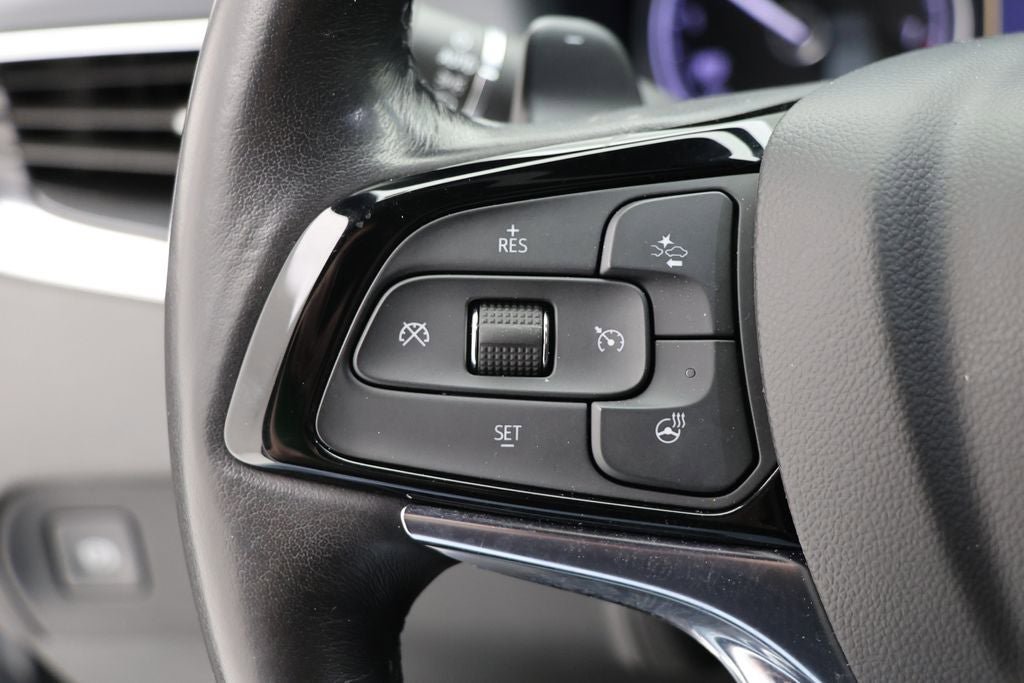 Used 2023 Buick Enclave Essence image 19